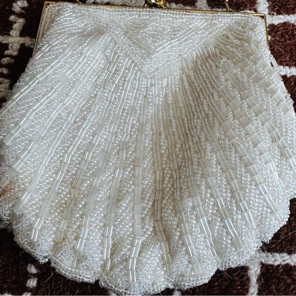 VINTAGE white beaded shell purse - Picture 4 of 6